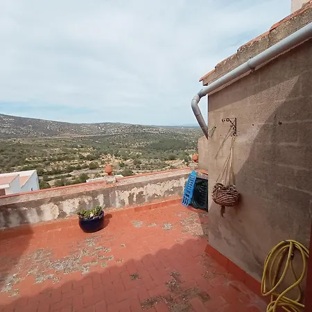 Tranquil And Spacious Townhouse In Historical And Picturesque *
