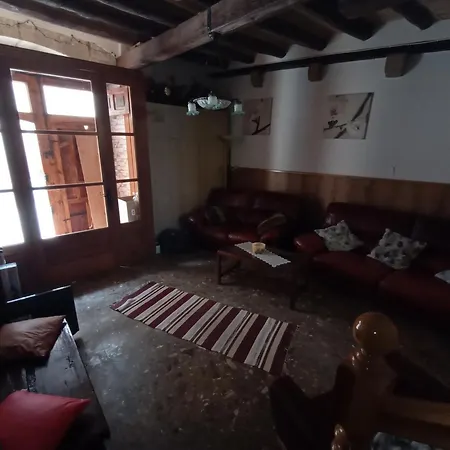 Tranquil And Spacious Townhouse In Historical And Picturesque * Cervera del Maestre
