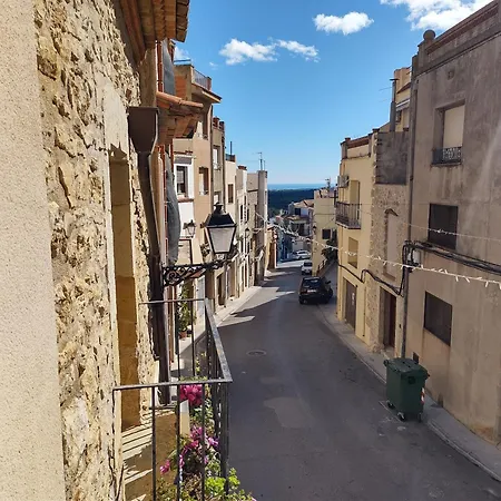 Tranquil And Spacious Townhouse In Historical And Picturesque Holiday home Cervera del Maestre